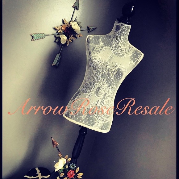 Meet your Posher, Jennifer - Picture 2 of 2